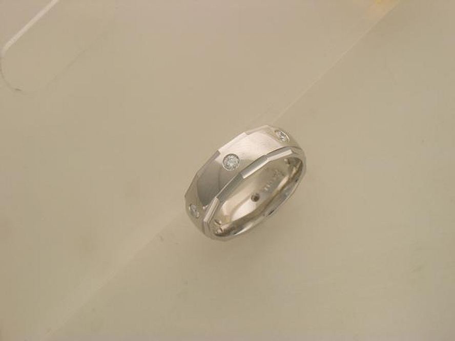 кольцо платиновое с бриллиантами Г5К692018