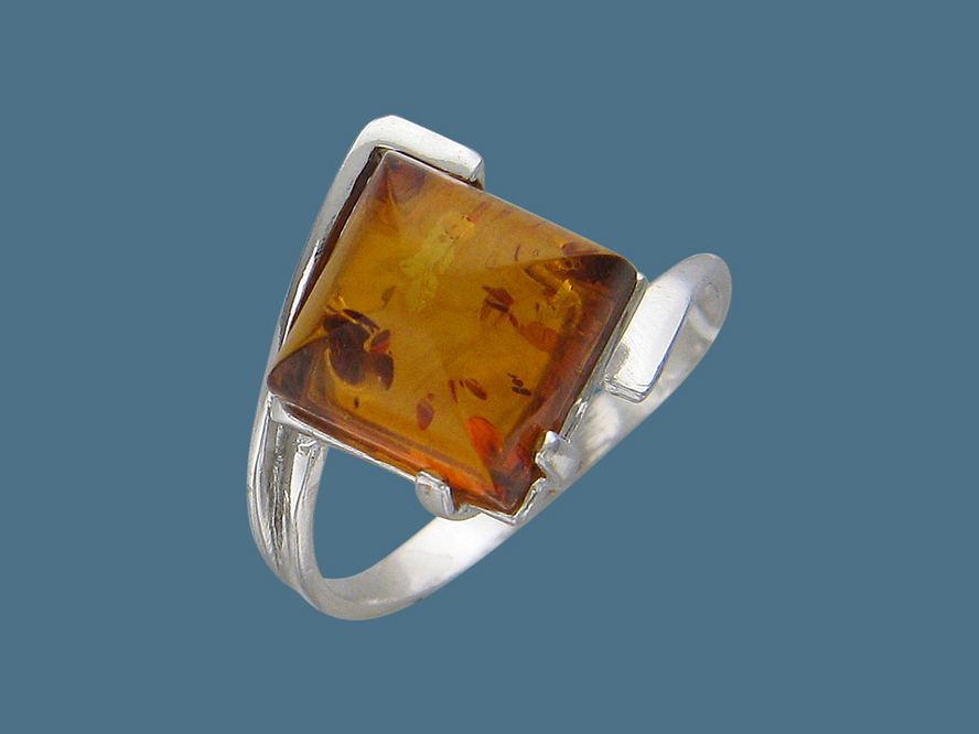 кольцо серебряное с янтарём В4К450275