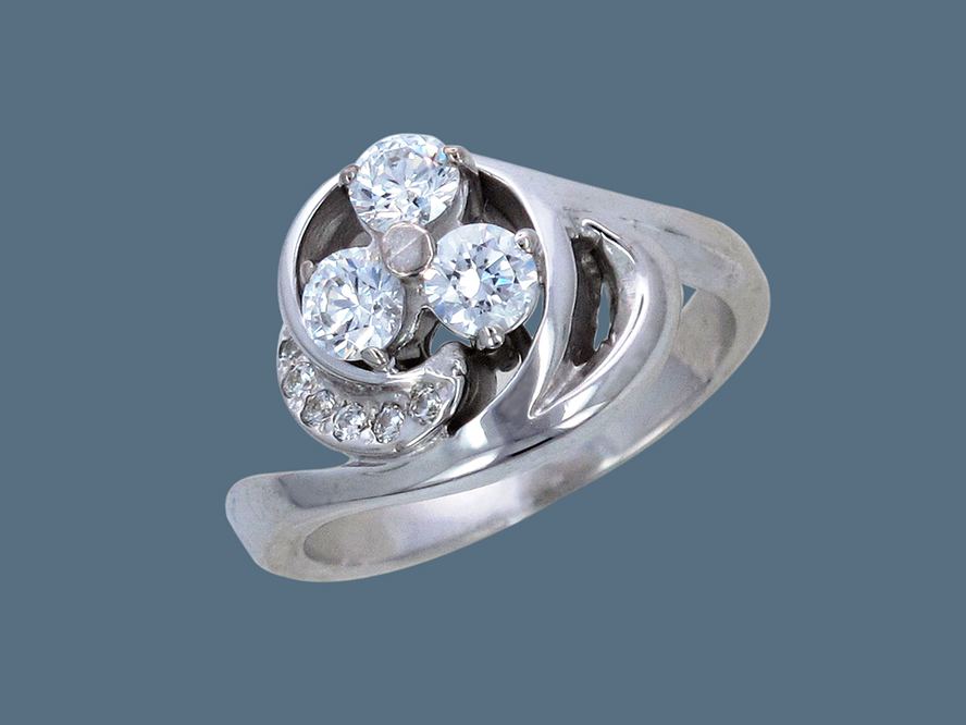 кольцо серебряное с фианитами У15К150246