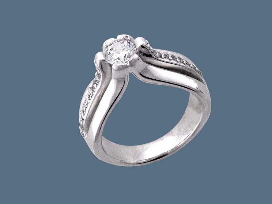 кольцо серебряное с фианитами У15К150277
